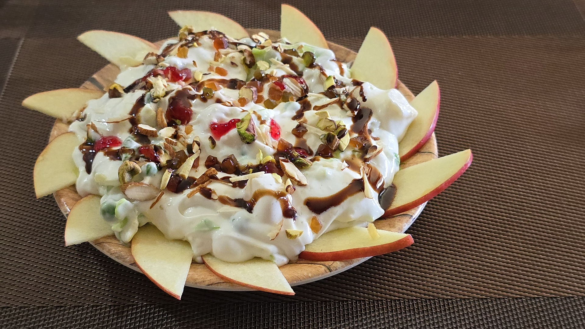 Fruit cream dessert